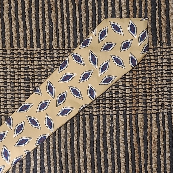 OSCAR DE LA RENTA PAISLEY NECK TIE - Picture 2 of 6